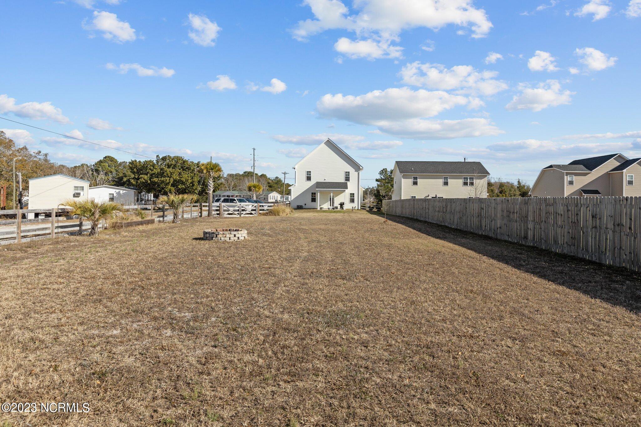 210 Shell Rock Landing Road Hubert, NC 28539 - Photo 20 of 34 Plenty of room for kids and pets to play!