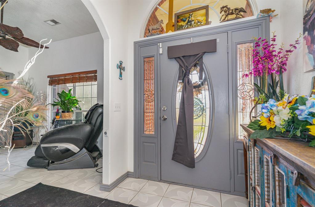 6524 Fair Road Kaufman, TX 75142 - Photo 4 of 33 a view of living room and entryway