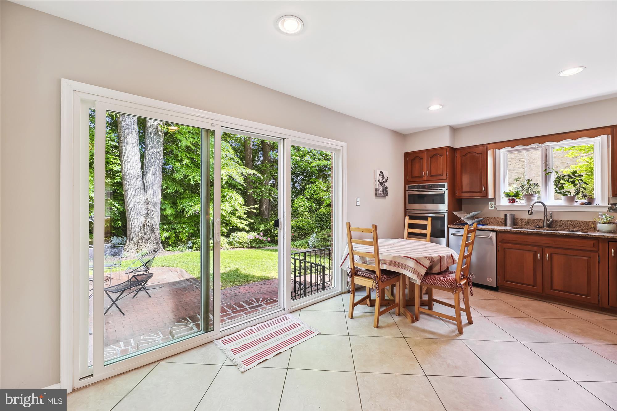 6324 Lenox Road Bethesda, MD 20817 - Photo 17 of 40 Eat-in Kitchen (18'x12') with access to terrace