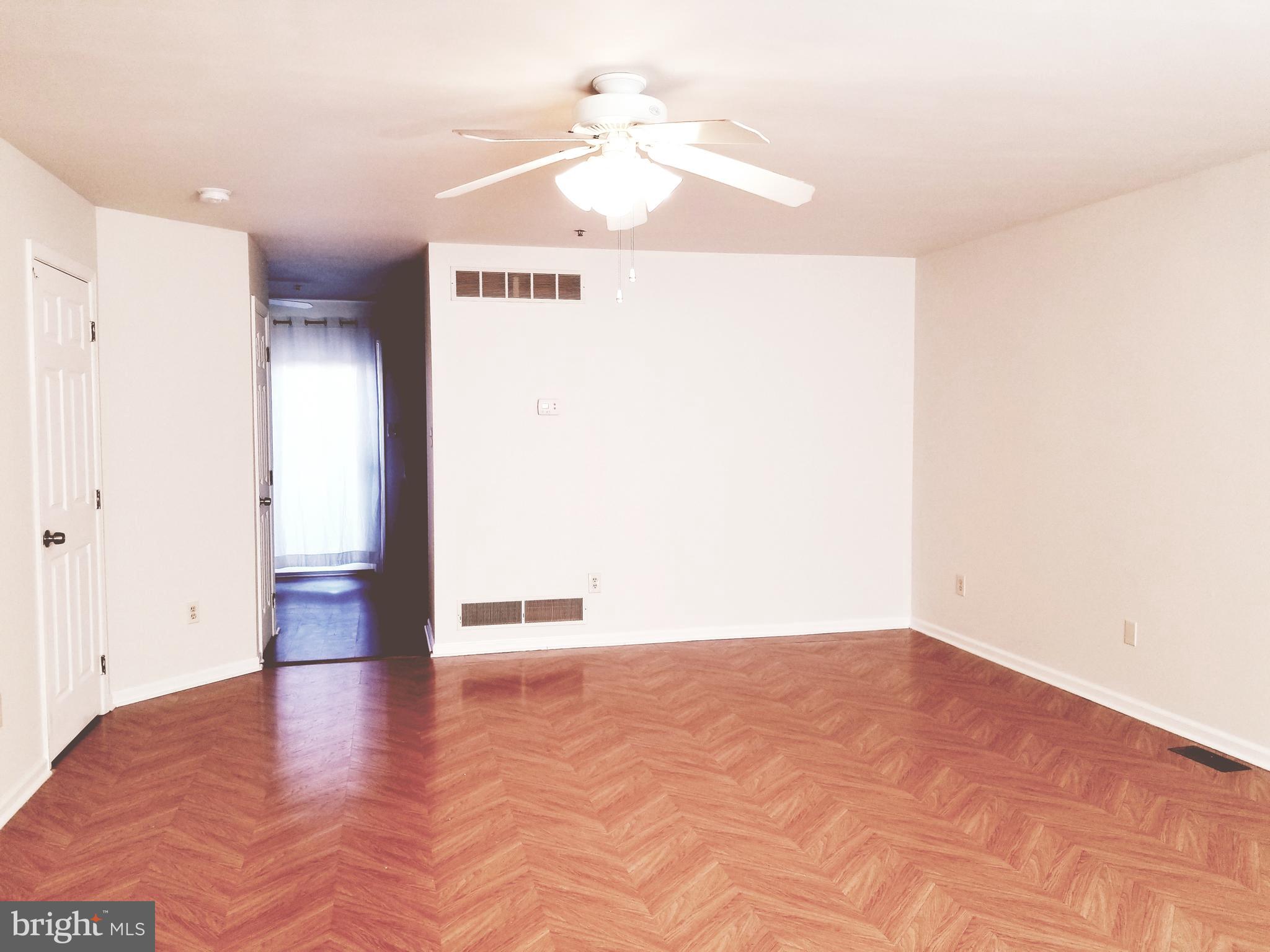 312 Buttonwoods Road Elkton, MD 21921 - Photo 4 of 13 Livingroom
