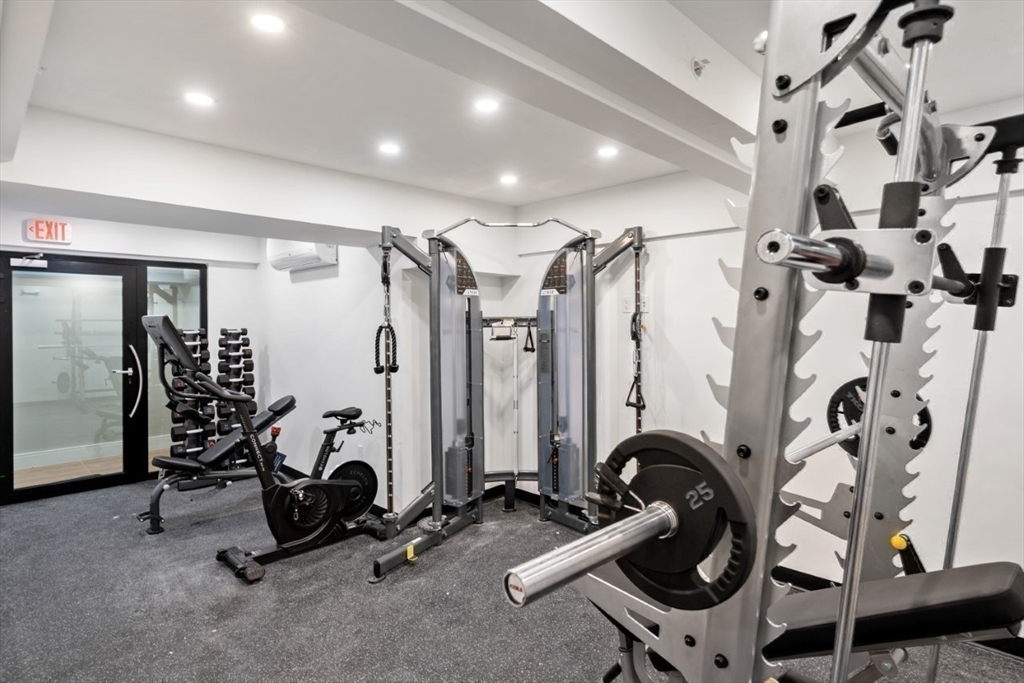 69 Walnut Street, Unit 4 Brookline, MA 02445 - Photo 18 of 19