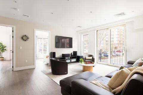 $2,998,008 | 69 Walnut Street, Unit 4, Brookline, MA 02445