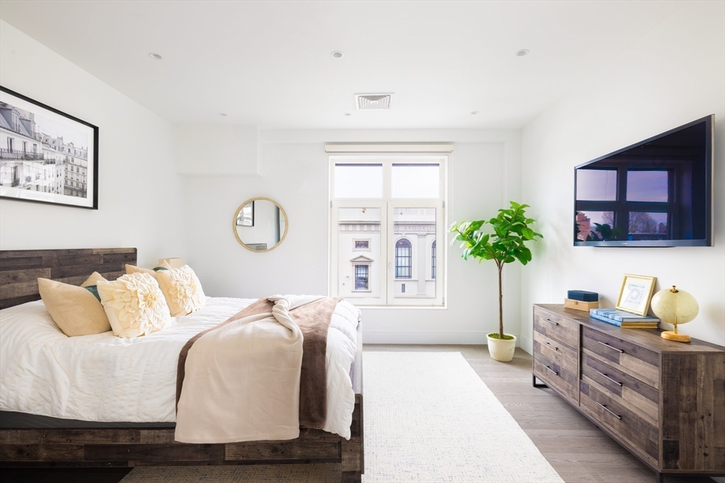 69 Walnut Street, Unit 4 Brookline, MA 02445 - Photo 8 of 19