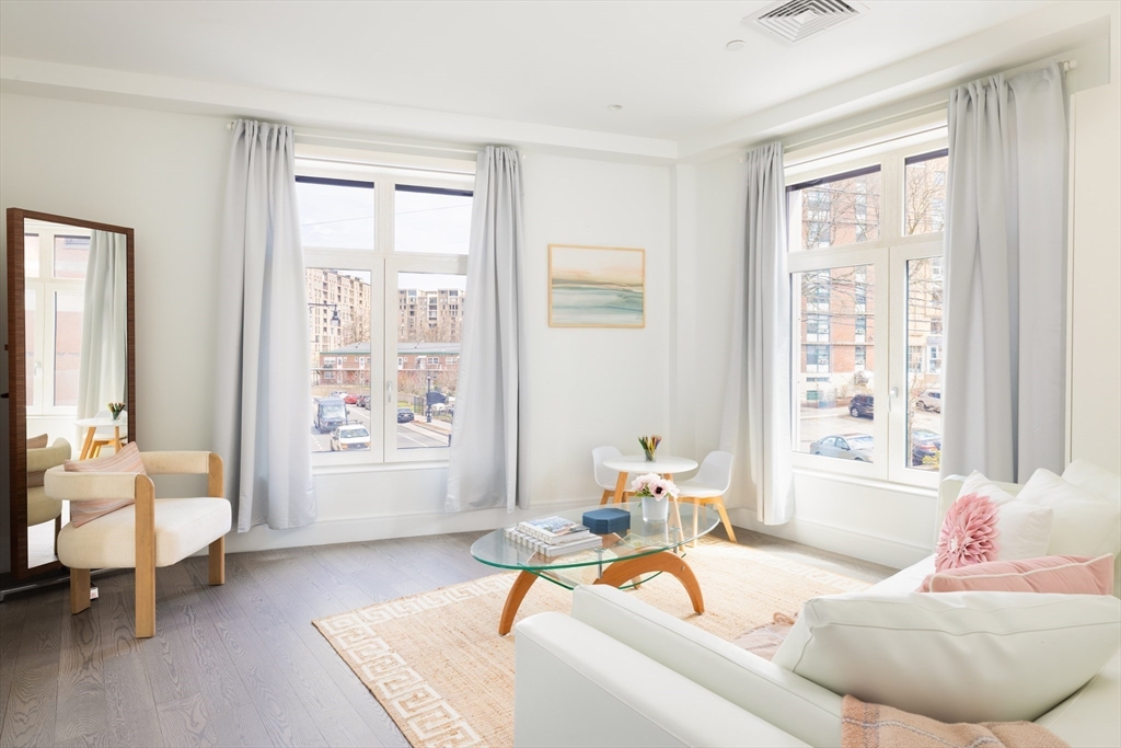 69 Walnut Street, Unit 4 Brookline, MA 02445 - Photo 10 of 19