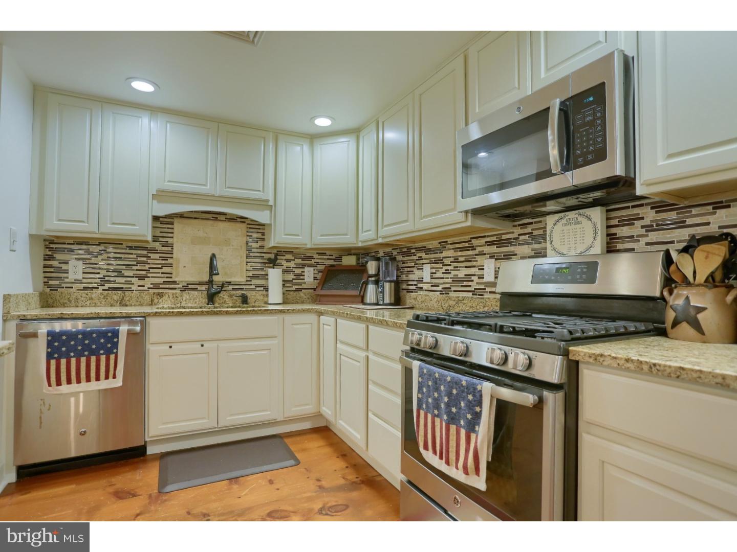 135 Millard Road Elverson, PA 19520 - Photo 14 of 35 Granite Counter Tops