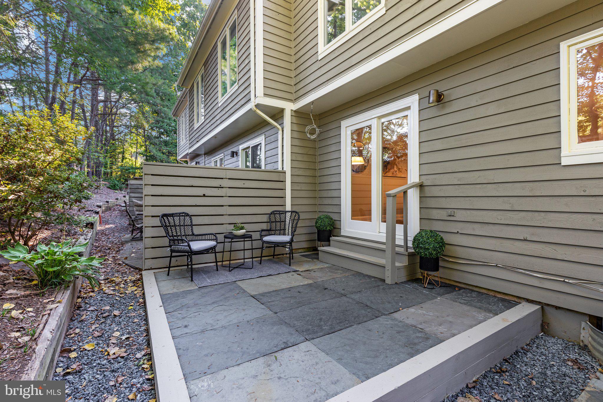 11127 Lakespray Way Reston, VA 20191 - Photo 26 of 38 Private patio