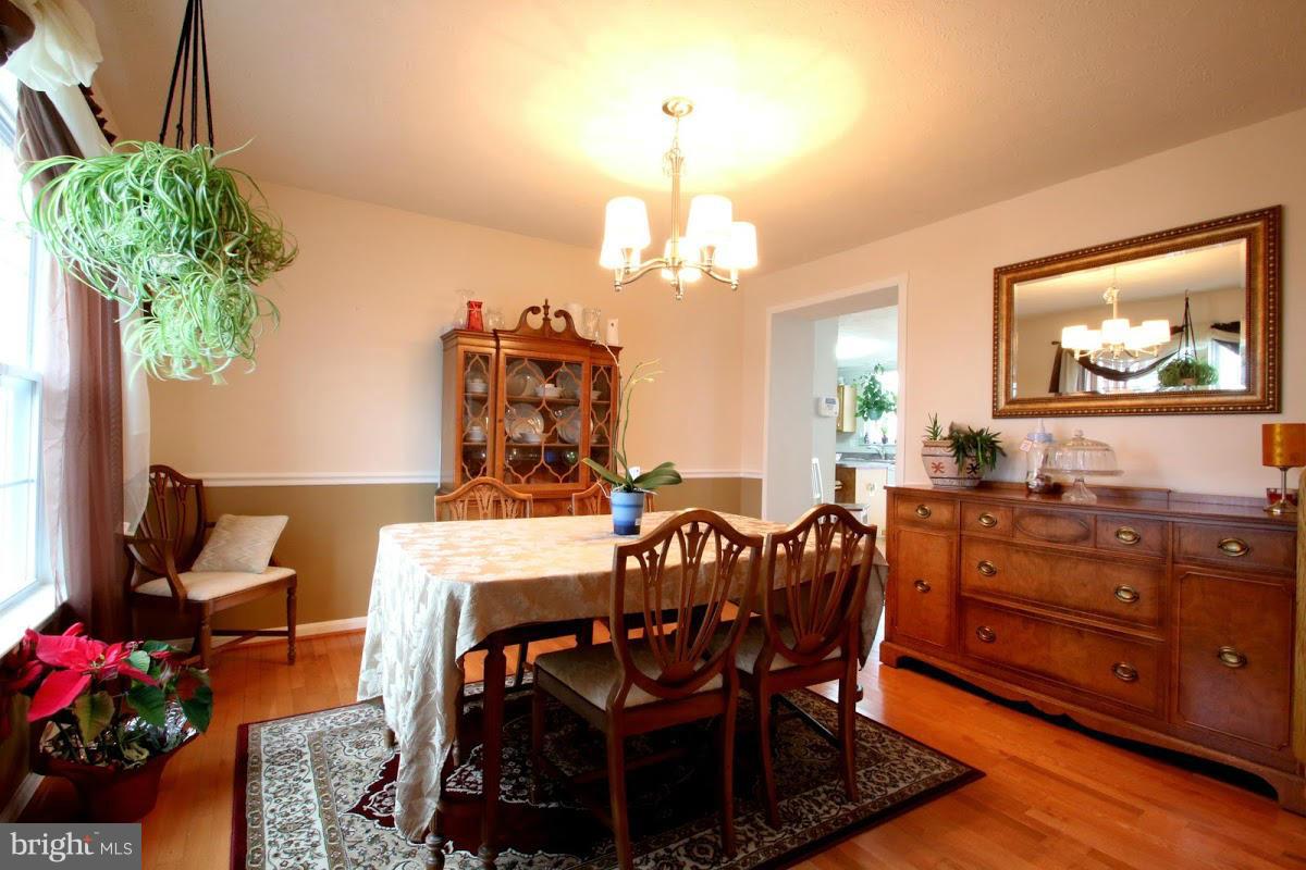 708 Walnut Grove Road Baltimore, MD 21221 - Photo 12 of 30 Dining Room