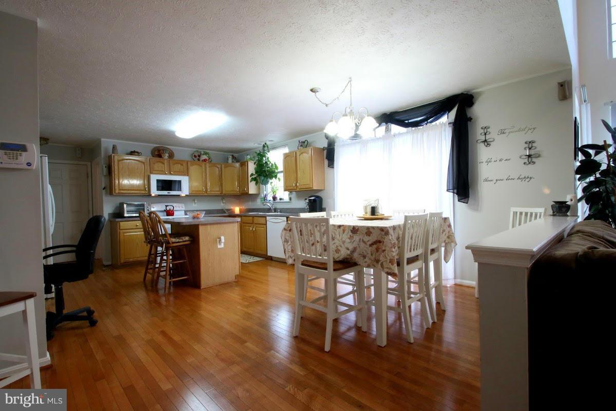708 Walnut Grove Road Baltimore, MD 21221 - Photo 8 of 30 Kitchen