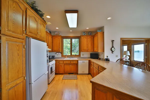 $1,500,000 | 10124 Timber Wolf Trail, Kabetogama, MN 56669
