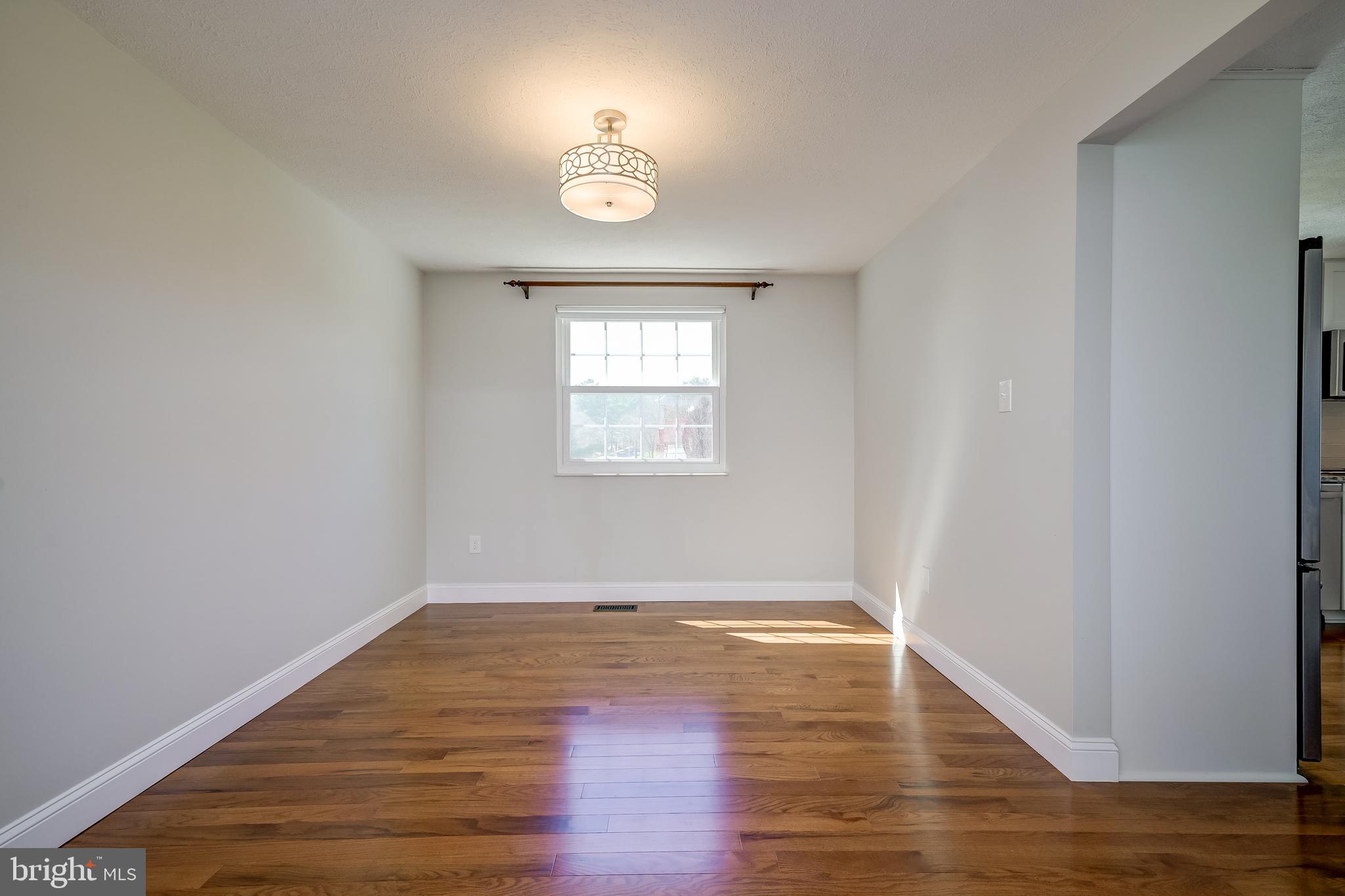 402 Belle Grove Road Gaithersburg, MD 20877 - Photo 12 of 61 Dining Room