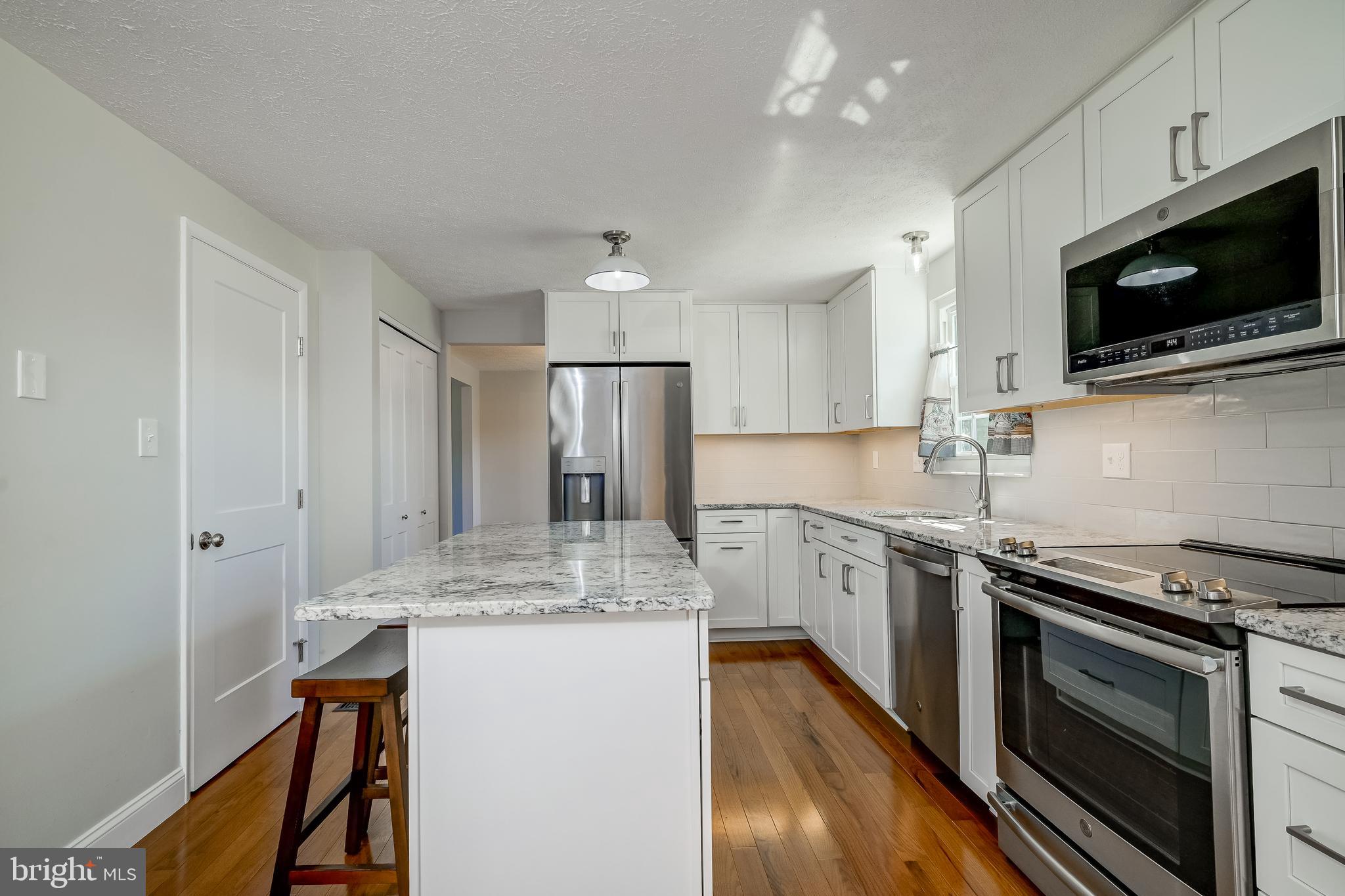 402 Belle Grove Road Gaithersburg, MD 20877 - Photo 15 of 61 Beautiful Gourmet Kitchen