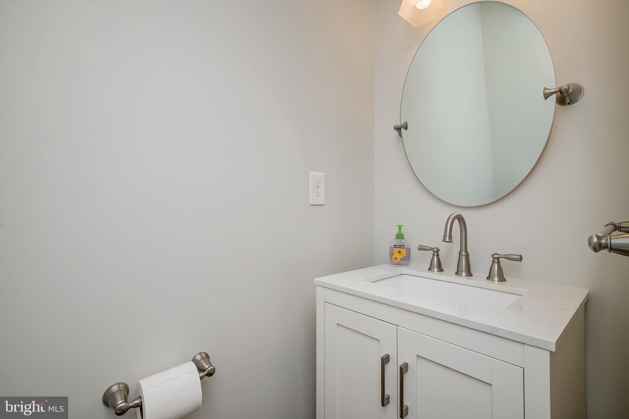 402 Belle Grove Road Gaithersburg, MD 20877 - Photo 25 of 61 Main Level Half Bath