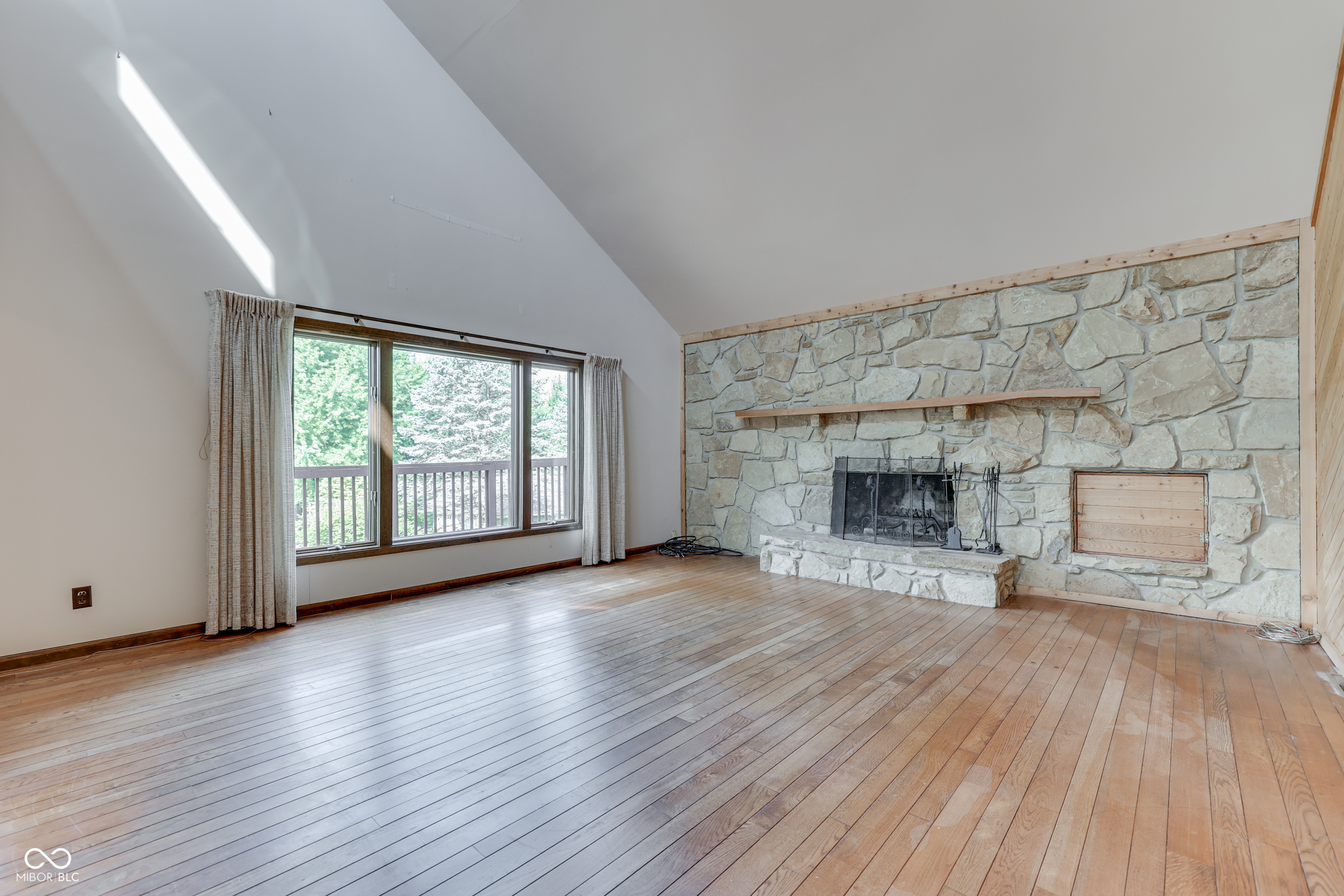 1628 Ridge Hill Avenue Indianapolis, IN 46217 - Photo 12 of 55