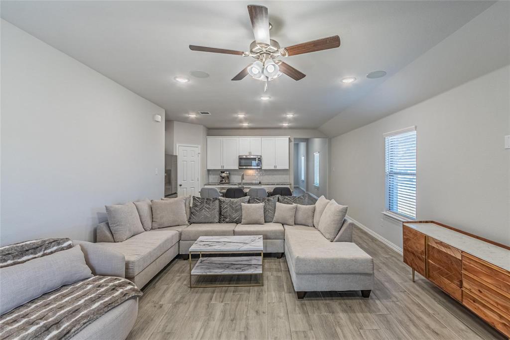 579 Ruthye Lane Pilot Point, TX 76258 - Photo 21 of 33
