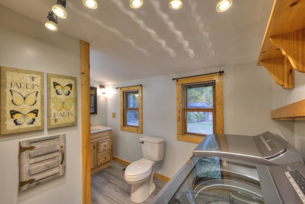 95 Sylvester Road Northampton, MA 01062 - Photo 15 of 42 a bathroom with a toilet sink and mirror