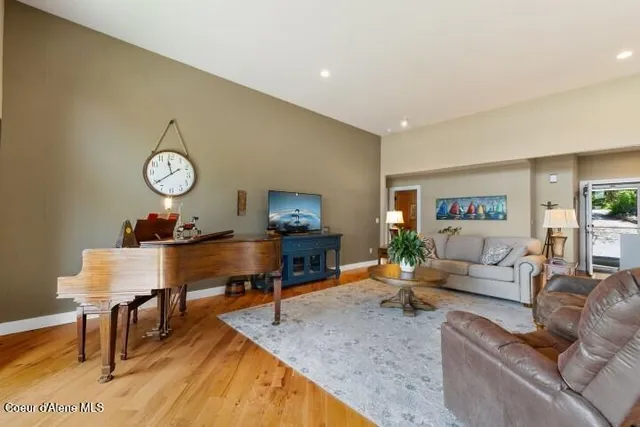 $1,650,000 | 707 Eagen Mountain Drive, Hope, ID 83836