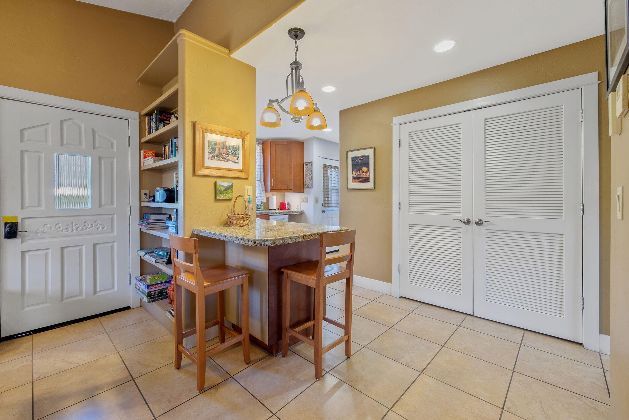 40209 Redtail Lane Three Rivers, CA 93271 - Photo 117 of 167 Breakfast bar and pantry in secondary home