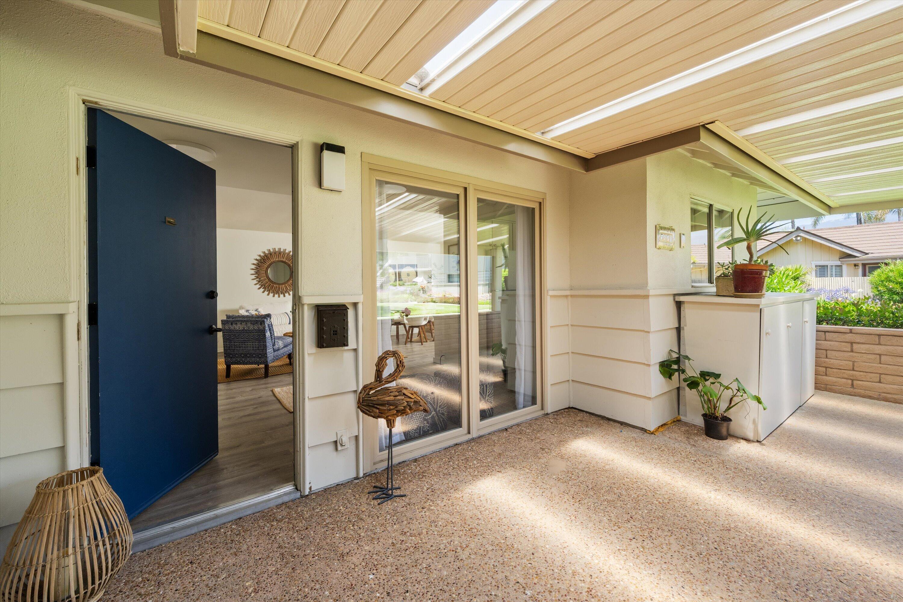 5820 Encina Road, Unit 1 Goleta, CA 93117 - Photo 4 of 21 Front patio