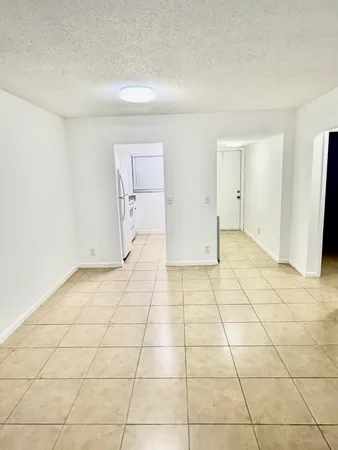 $1,900 | 510 24th Avenue North, Unit 306, Lake Worth Beach, FL 33460