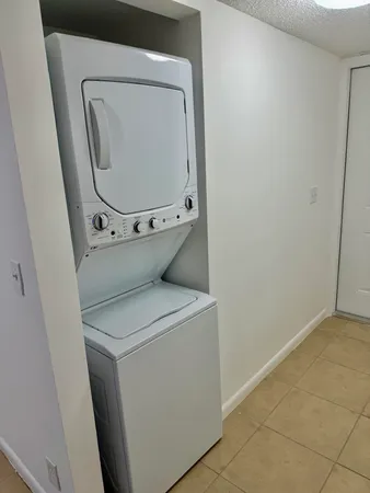 $1,900 | 510 24th Avenue North, Unit 306, Lake Worth Beach, FL 33460