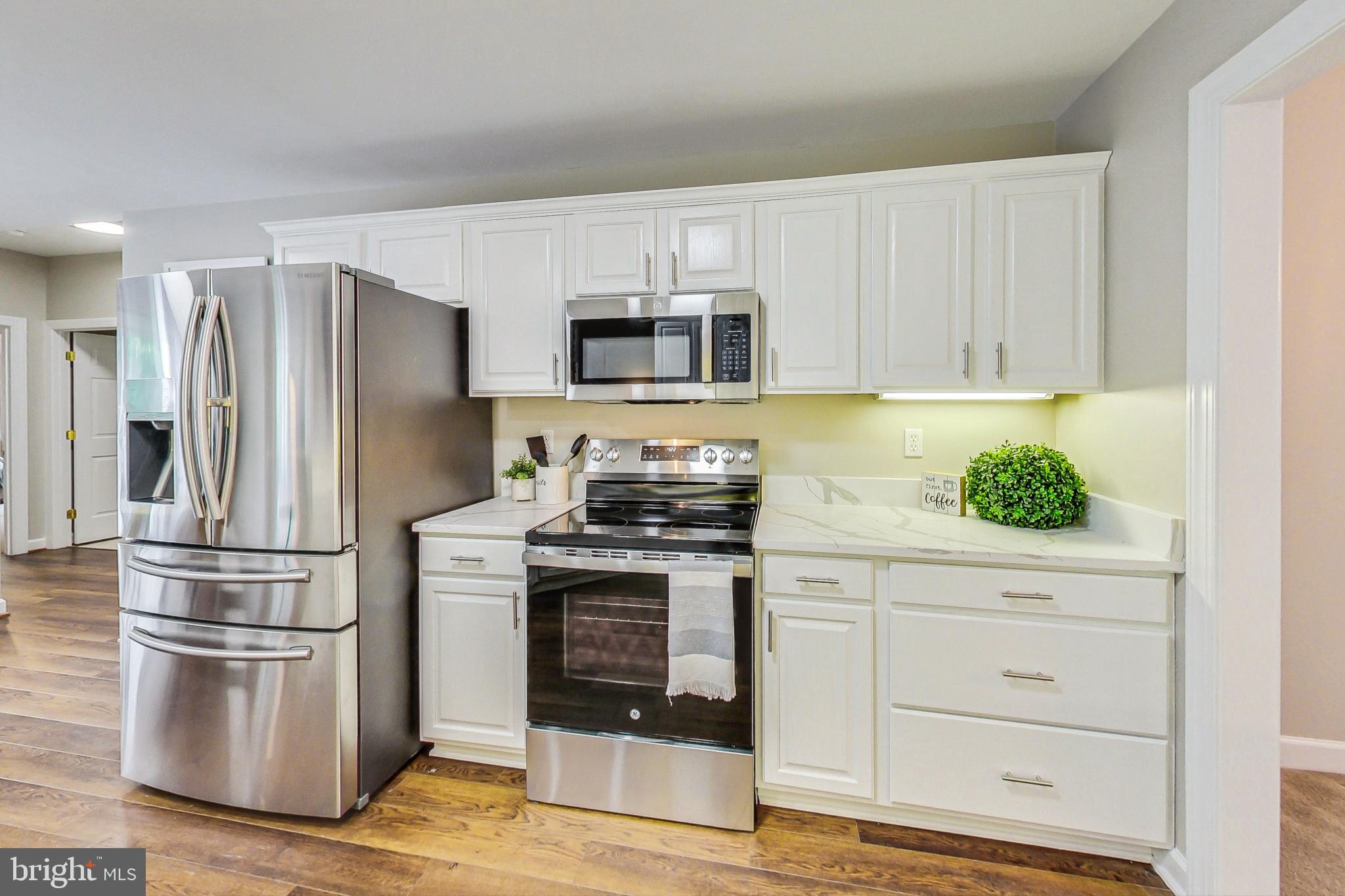 1909 Cameron Ridge Road Hanover, MD 21076 - Photo 12 of 66 Updated Modern Eat-In Kitchen