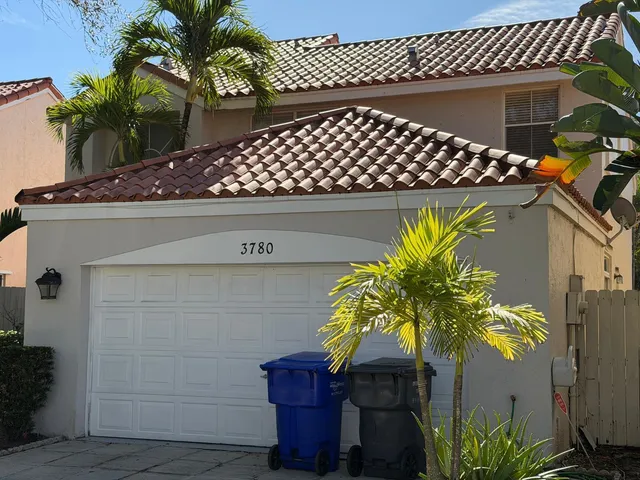 $4,000 | 3780 Amalfi Drive, Unit 3780, Hollywood, FL 33021