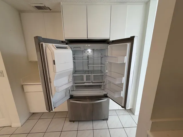 $4,000 | 3780 Amalfi Drive, Unit 3780, Hollywood, FL 33021