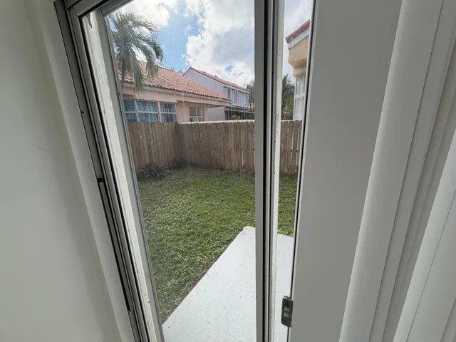 $4,000 | 3780 Amalfi Drive, Unit 3780, Hollywood, FL 33021