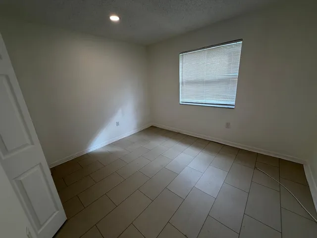 $4,000 | 3780 Amalfi Drive, Unit 3780, Hollywood, FL 33021