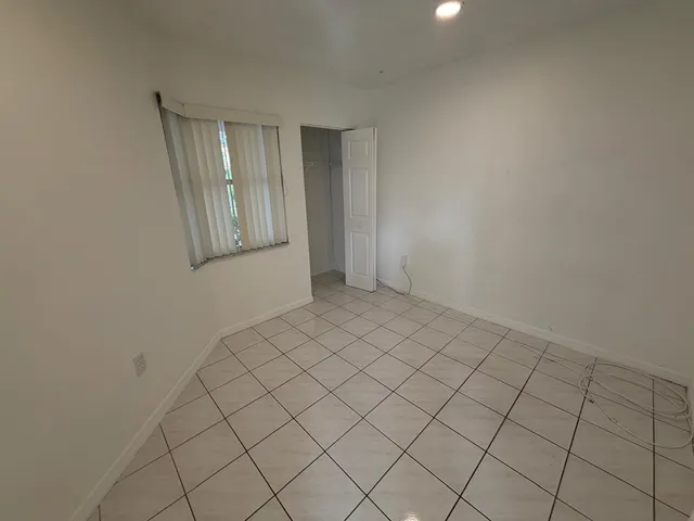 $4,000 | 3780 Amalfi Drive, Unit 3780, Hollywood, FL 33021