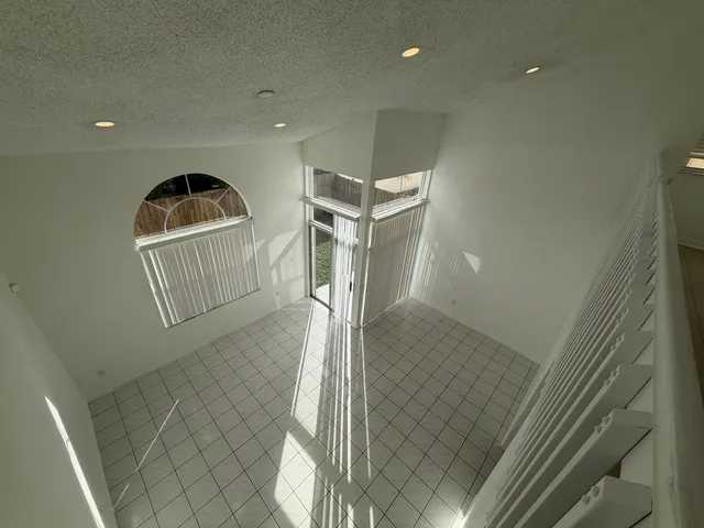 $4,000 | 3780 Amalfi Drive, Unit 3780, Hollywood, FL 33021