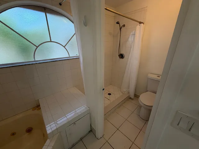 $4,000 | 3780 Amalfi Drive, Unit 3780, Hollywood, FL 33021