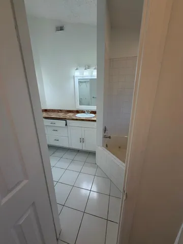 $4,000 | 3780 Amalfi Drive, Unit 3780, Hollywood, FL 33021