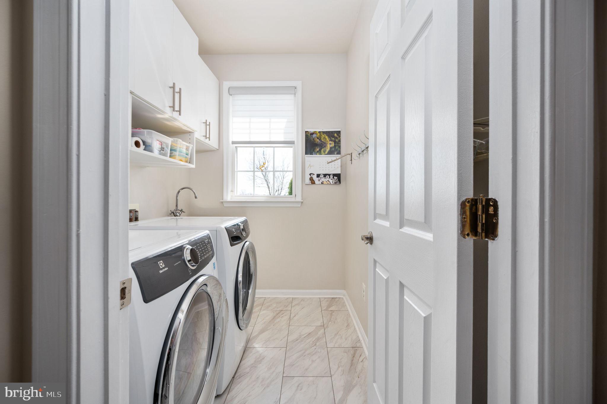 13700 Fieldstone Way Gainesville, VA 20155 - Photo 27 of 53 a view of walk in closet
