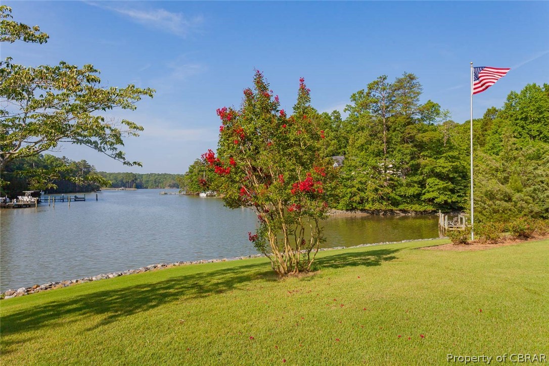 193 Peake Road Weems, VA 22576 - Photo 7 of 50 Beautifully Landscaped Yard!