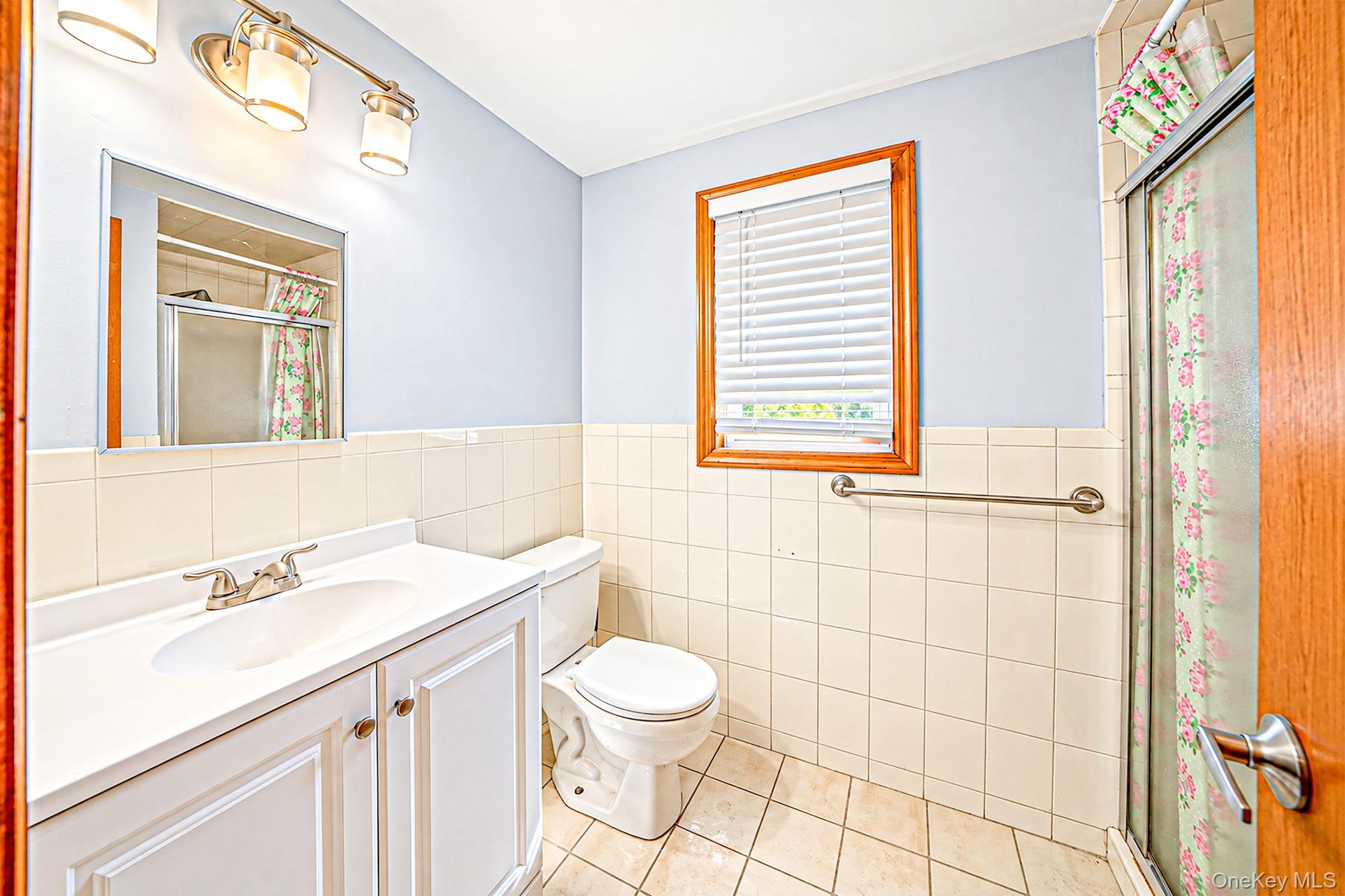 263 Commack Road Deer Park, NY 11729 - Photo 18 of 24 Gallery Image 18
