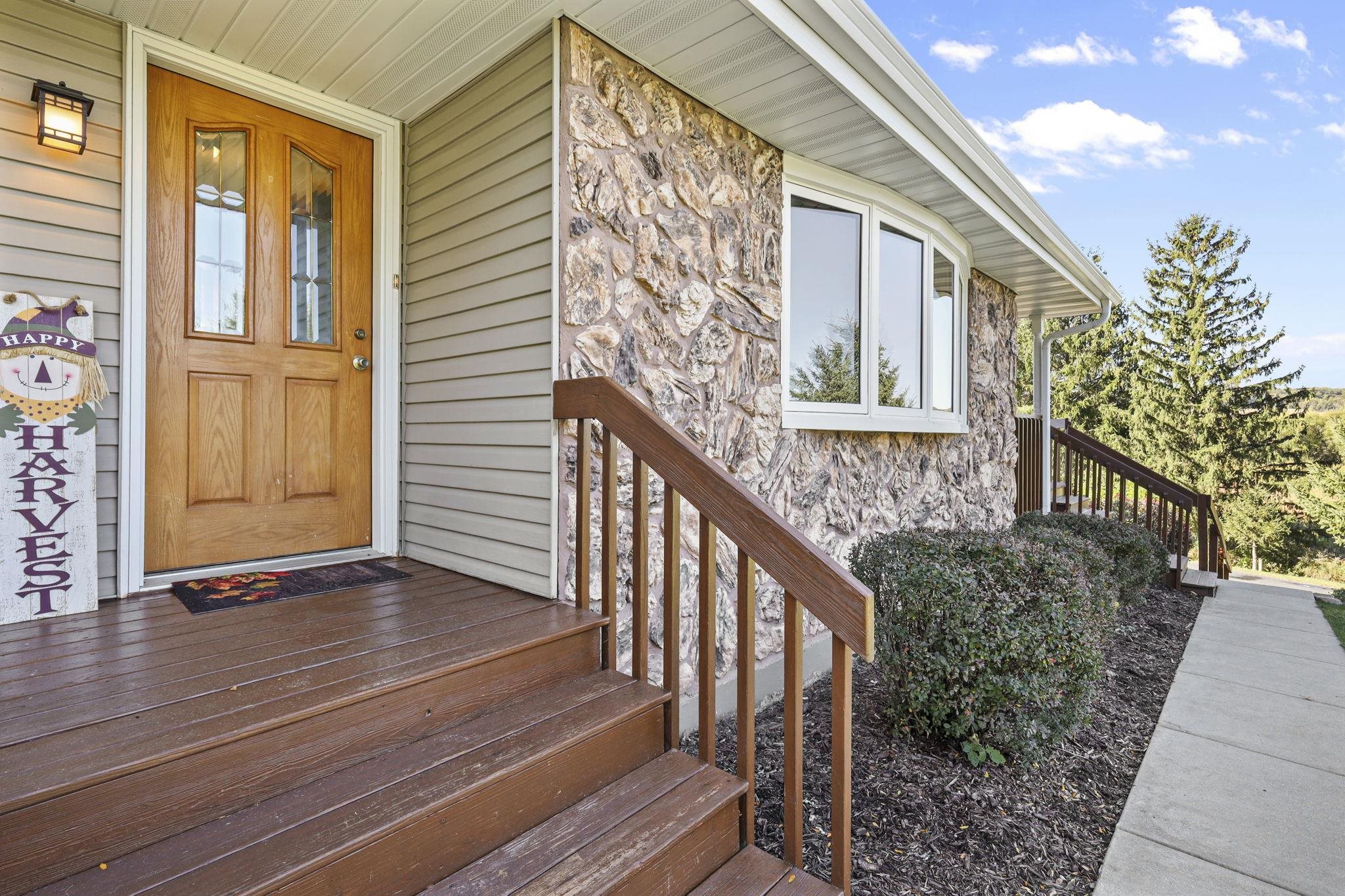 S9331 Valley View Road Plain, WI 53577 - Photo 5 of 70