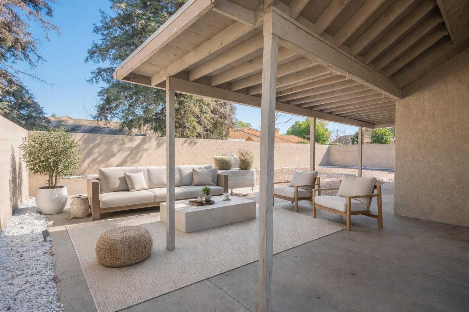 3147 Boulder Avenue Madera, CA 93637 - Photo 25 of 29 a view of patio with couches and chairs
