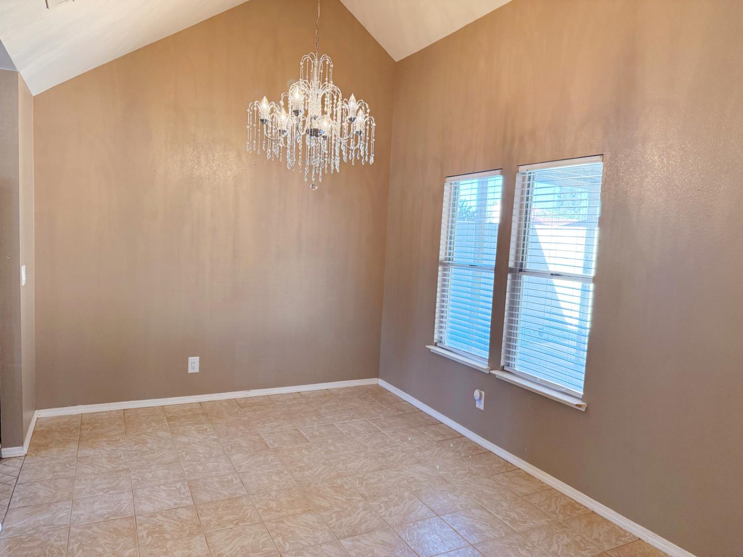 3147 Boulder Avenue Madera, CA 93637 - Photo 7 of 25 a view of empty room with window