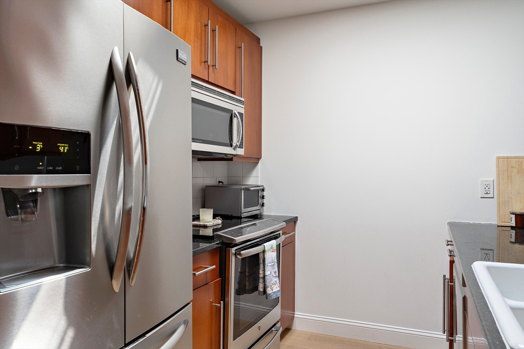 65 Chelsea Street, Unit 403 Boston, MA 02129 - Photo 15 of 17