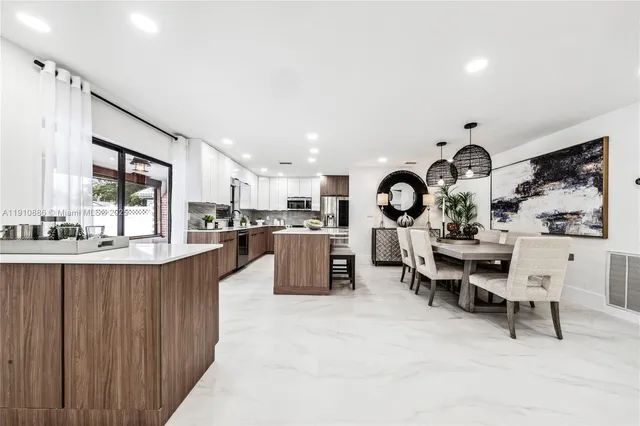 $805,000 | 4029 Northwest 72nd Avenue, Coral Springs, FL 33065