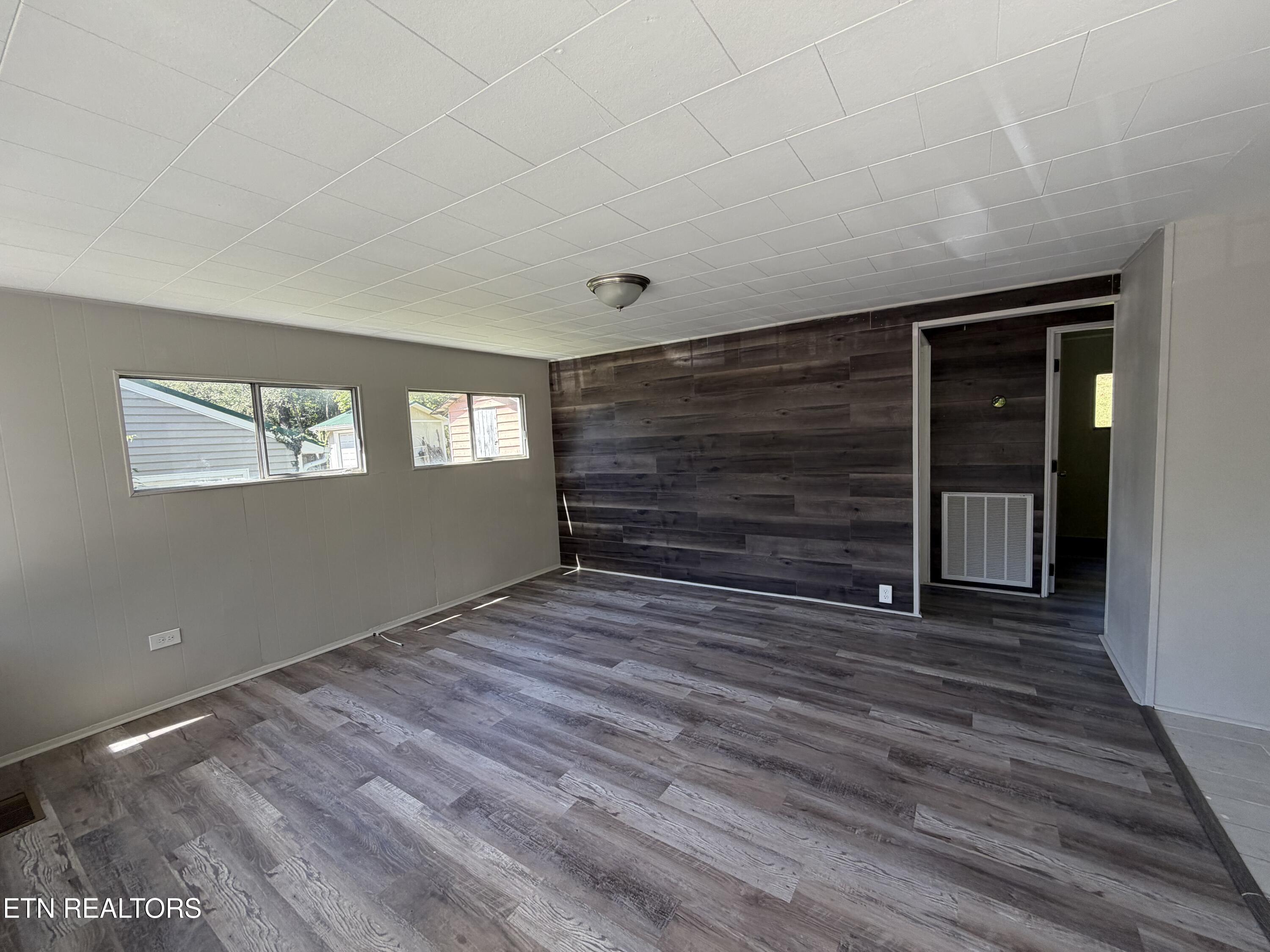 153 Johnson Road Oak Ridge, TN 37830 - Photo 5 of 15 IMG_7718