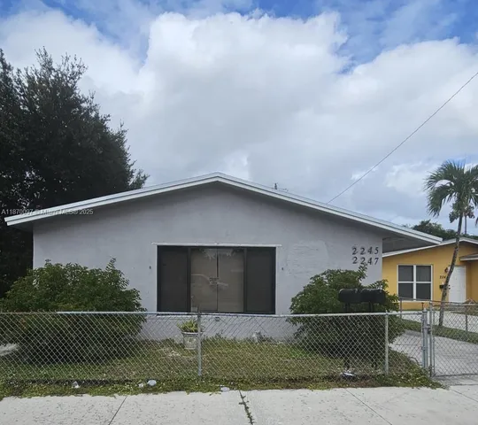 $1,875 | 2245 Freedom Street, Unit 2, Hollywood, FL 33020