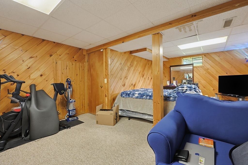 17 Bolton Street Worcester, MA 01604 - Photo 22 of 27