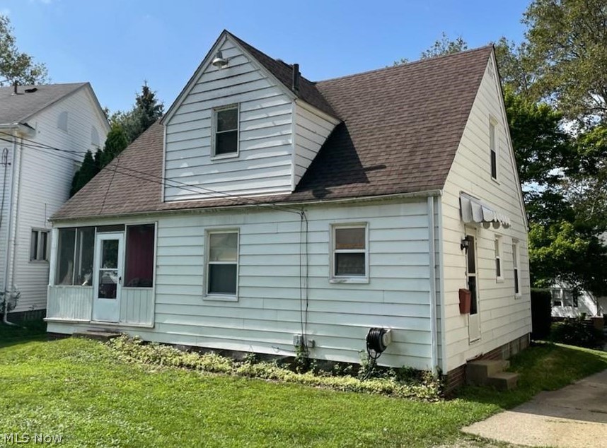 906 Ridge Road Northwest Canton, OH 44703 - Photo 3 of 7 Gallery Image 3
