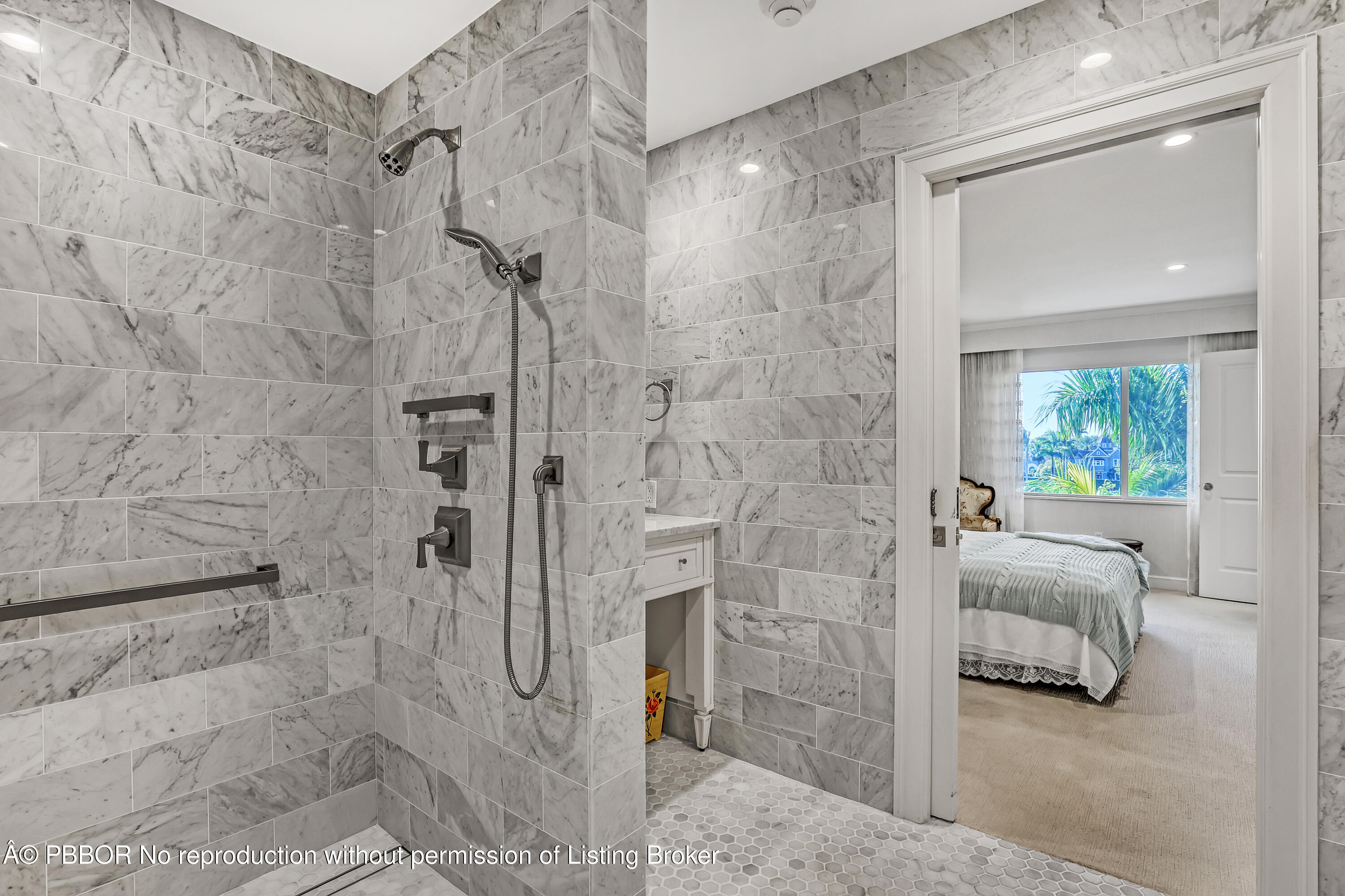 44 Cocoanut Row, Unit 302B Palm Beach, FL 33480 - Photo 20 of 25 Primary Bath