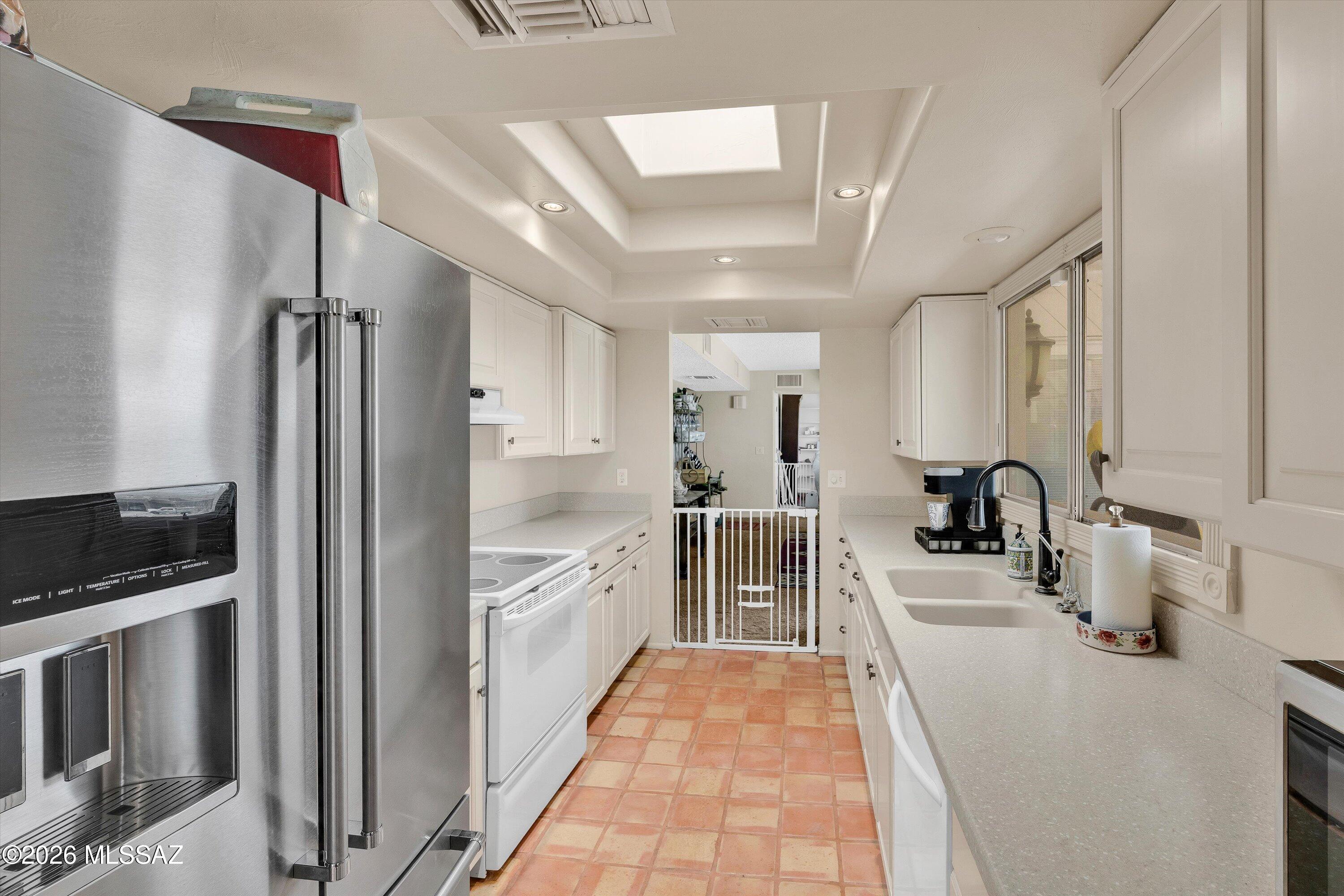 5200 North Tortolita Road Tucson, AZ 85745 - Photo 18 of 45 18-Kitchen