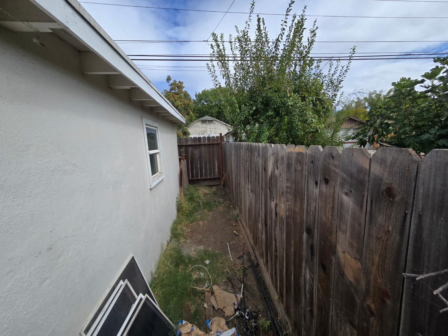 334 Semple Street Modesto, CA 95354 - Photo 26 of 28 a backyard of a house