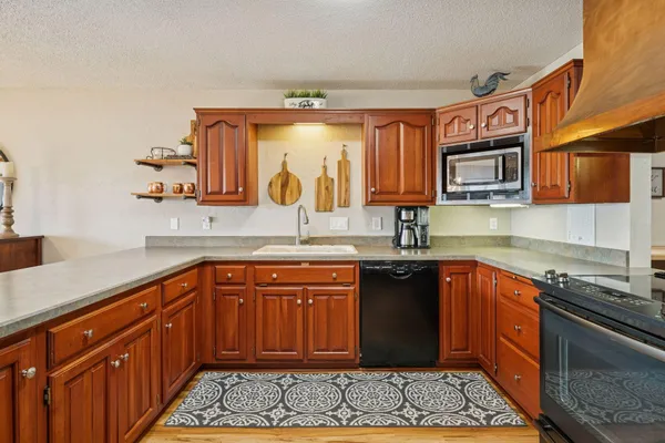 $564,900 | 15135 38th Avenue North, Plymouth, MN 55446