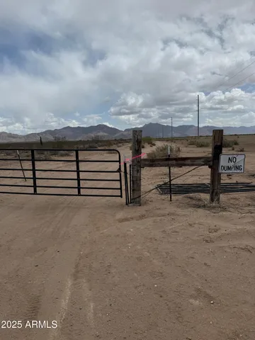 a view of outdoor space with and entertaining space